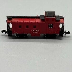 Vintage Bachmann N Scale Santa Fe ATSF 3799 Red Caboose Train Car Hong Kong